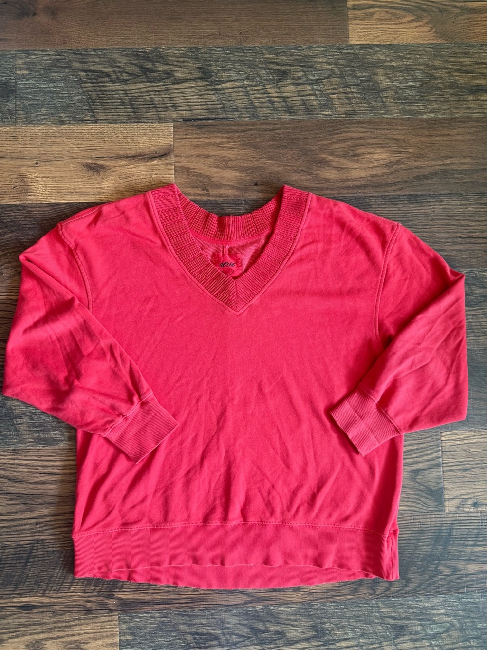 Women’s aerie Bright Red V-Neck Pullover Sweatshirt Size Large